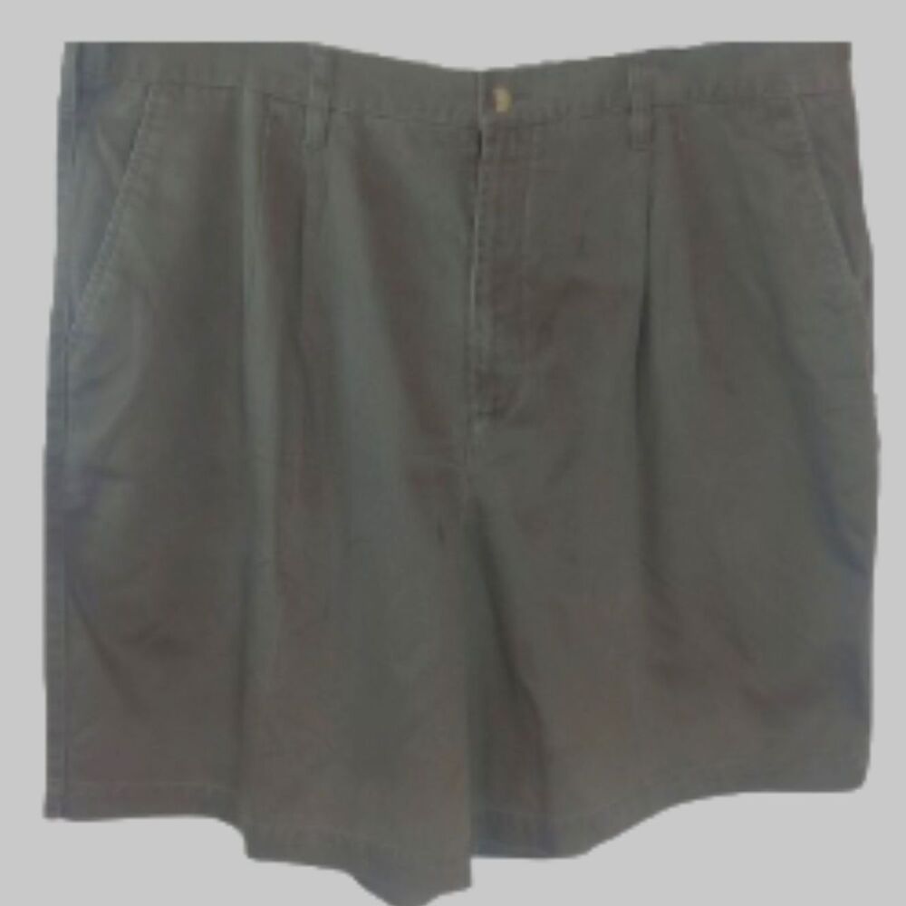 Men's Army Green Khaki Shorts / Size 42W / by Knightsbridge